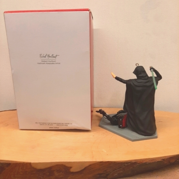Hallmark Keepsake Star Wars The Mandalorian Ornament - Picture 2 of 7
